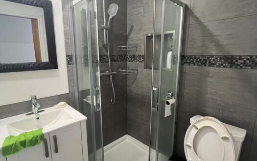 适合小家庭/女生合租｜南岸安静两卧大空间整租 1100分租600