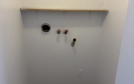 地铁橙线旁 · 三半公寓招租$1400